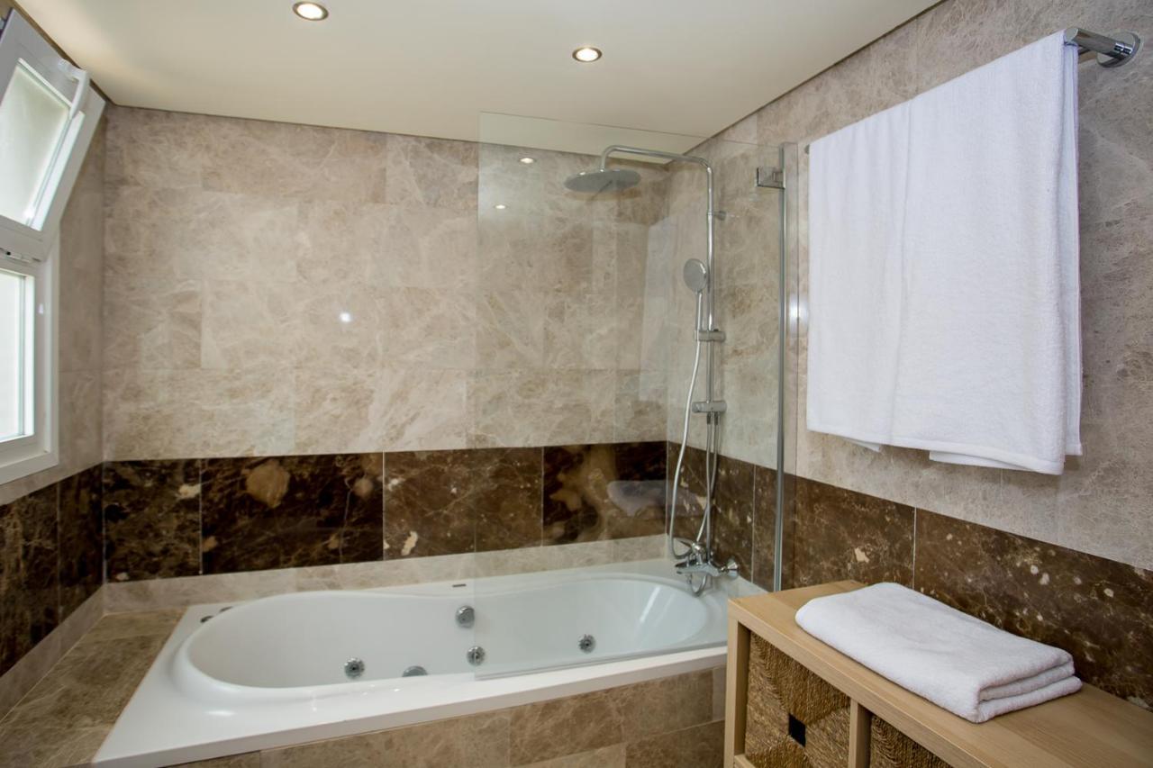Manilva Townhouse With Spectacular Views Of Gibraltar 빌라 외부 사진